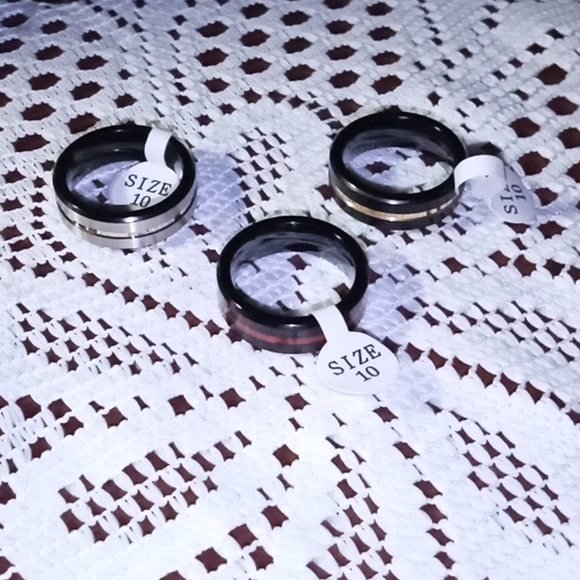 Tungsten ring w/brushed aluminum inlay - Picture 2 of 4